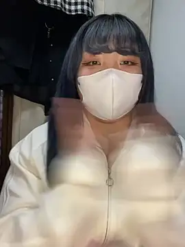 Snapshot of YUNA-yuna chatting on 01.24.25 YUNA-yuna online show from 01.24.25