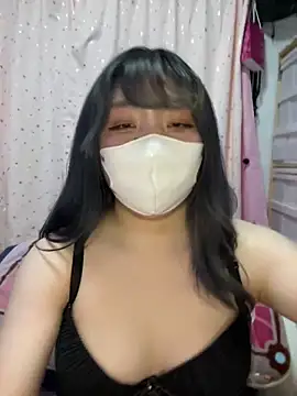 Snapshot of YUNA-yuna chatting on 02.13.25 YUNA-yuna online show from 02.13.25