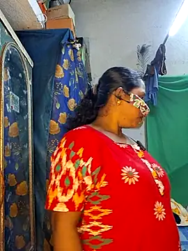 Snapshot of Real_Desi_Couple chatting on 07.27.26 Real Desi Couple online show from 07.27.26