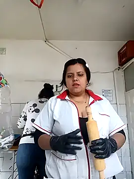 Snapshot of tuty_Tap chatting on 12.02.25 tuty Tap online show from 12.02.25