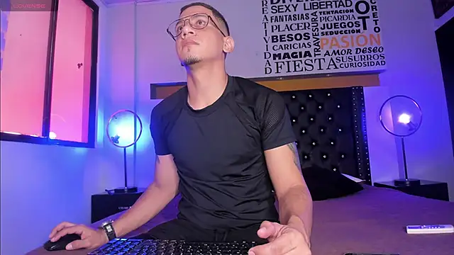 JoshMillerr  online show from 03.09.25