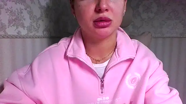 Snapshot of jennifer838 chatting on 10.01.25 jennifer838 online show from 10.01.25