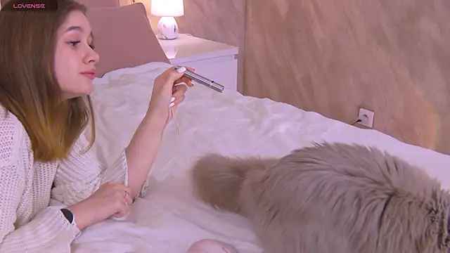 EllieHayes online show from 02.22.25