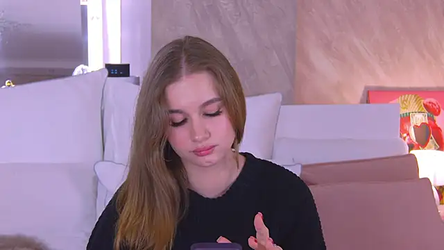 EllieHayes online show from 03.19.25