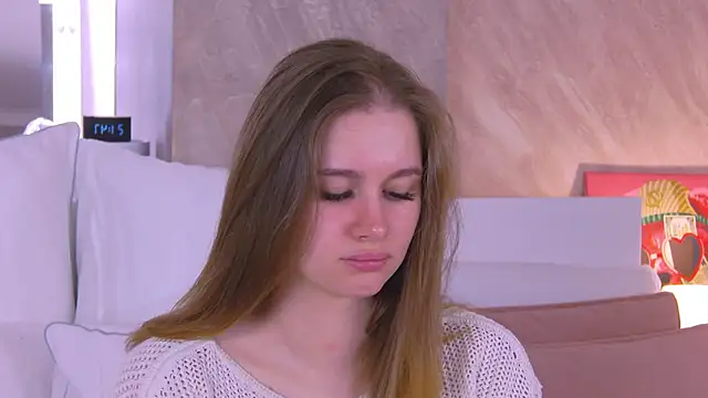 EllieHayes online show from 03.22.25