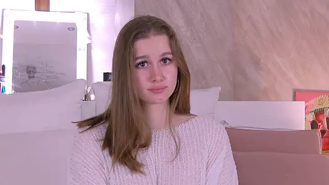 EllieHayes online show from 12.22.25