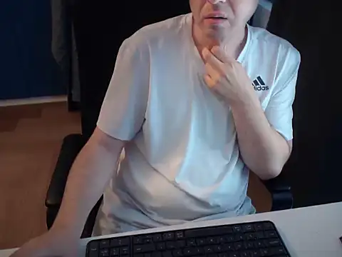 Snapshot of CuteMan33 chatting on 07.10.26 CuteMan33 online show from 07.10.26