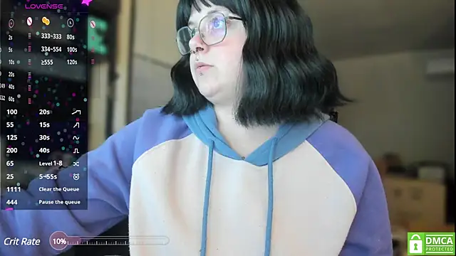 cute aggro gamer girl online show from 12.13.24