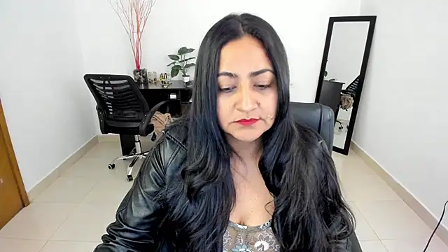 Adele Sweett online show from 03.21.25