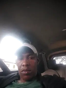Snapshot of zuludog chatting on 06.18.26 zuludog online show from 06.18.26