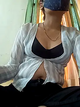 Snapshot of anglepiki chatting on 02.19.25 anglepiki online show from 02.19.25