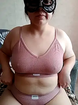 Snapshot of Miranda_Nancy chatting on 02.05.25 Miranda Nancy online show from 02.05.25