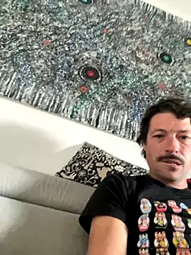 Snapshot of zenzero87 chatting on 10.27.25 zenzero87 online show from 10.27.25