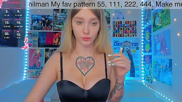 Snapshot of AliceMilman chatting on 12.27.24 AliceMilman online show from 12.27.24