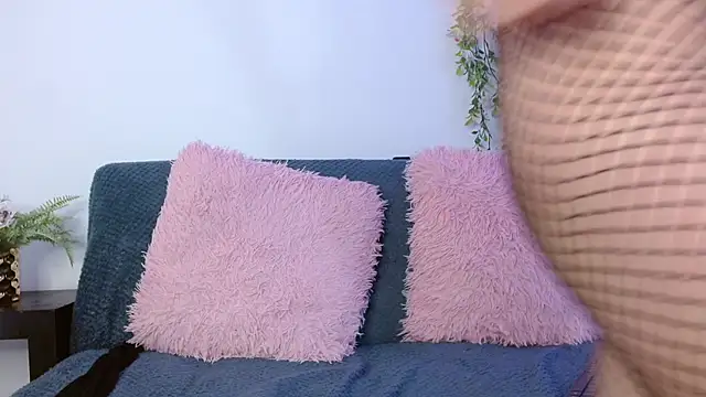 Kendal Mosk online show from 09.19.25