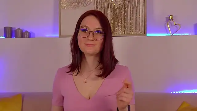 VictoriaArdern online show from 03.12.25