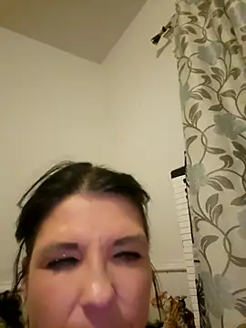 Neveah6 online show from 12.25.24