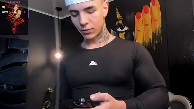 Flynn Riider online show from 12.02.25