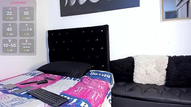 Snapshot of kassandra11_ chatting on 12.15.25 kassandra11 online show from 12.15.25
