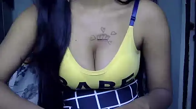 hinaa khan online show from 12.20.24