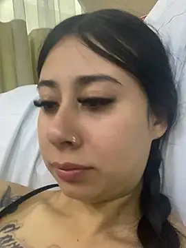 Snapshot of Zoee_t chatting on 03.06.26 Zoee t online show from 03.06.26