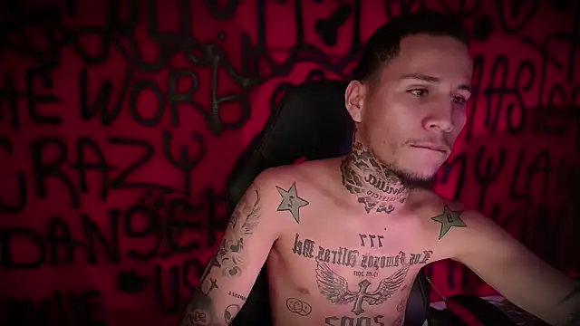 Snapshot of Junihn0 chatting on 02.11.25 Junihn0 online show from 02.11.25