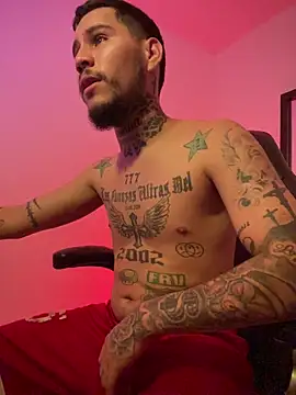 Snapshot of Junihn0 chatting on 11.07.25 Junihn0 online show from 11.07.25