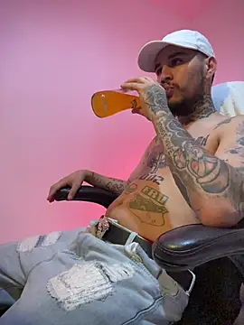 Snapshot of Junihn0 chatting on 11.09.25 Junihn0 online show from 11.09.25