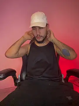 Snapshot of Junihn0 chatting on 11.14.25 Junihn0 online show from 11.14.25