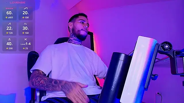 Junihn0 online show from 12.17.25