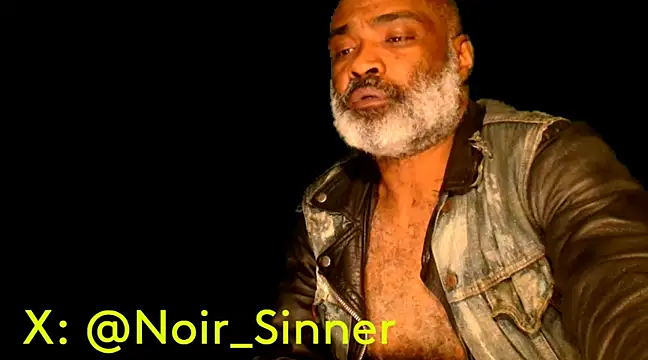 Snapshot of sinnernoir chatting on 01.26.25 sinnernoir online show from 01.26.25