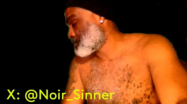 Snapshot of sinnernoir chatting on 02.04.25 sinnernoir online show from 02.04.25