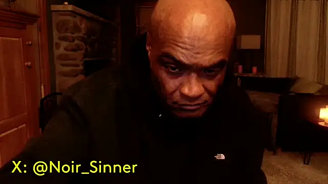 Snapshot of sinnernoir chatting on 10.24.25 sinnernoir online show from 10.24.25