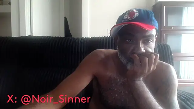 Snapshot of sinnernoir chatting on 06.23.26 sinnernoir online show from 06.23.26