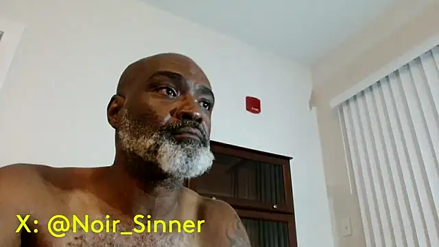 Snapshot of sinnernoir chatting on 07.14.26 sinnernoir online show from 07.14.26
