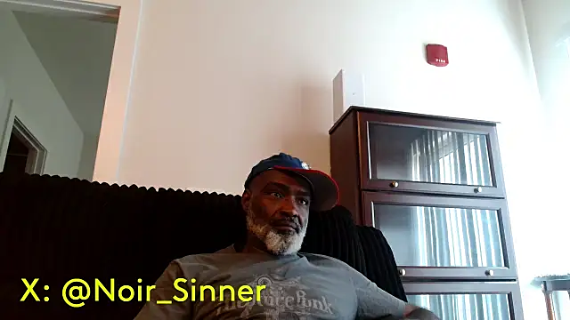 Snapshot of sinnernoir chatting on 07.14.26 sinnernoir online show from 07.14.26