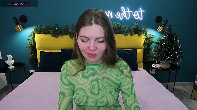 Snapshot of marie_reyes_ chatting on 12.20.25 marie reyes online show from 12.20.25