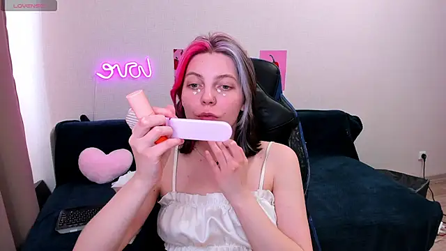 Snapshot of marie_reyes_ chatting on 03.10.26 marie reyes online show from 03.10.26