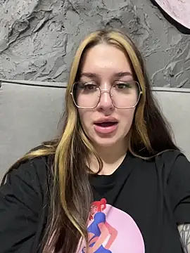 VikiDemi online show from 11.08.25