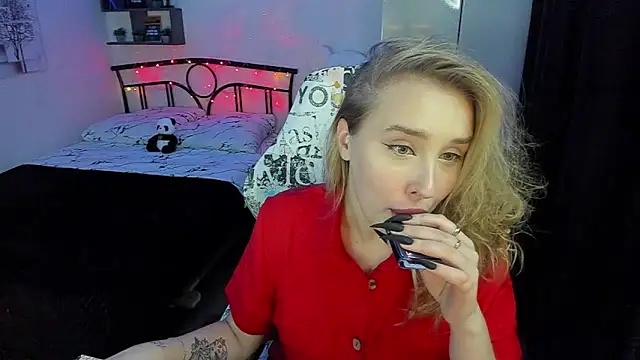 LinaTruly online show from 11.03.25