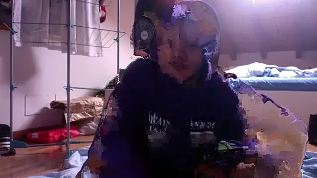 Snapshot of FTM98xxx chatting on 02.10.26 FTM98xxx online show from 02.10.26