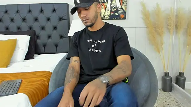 Snapshot of Robin_Rief chatting on 02.28.25 Robin Rief online show from 02.28.25