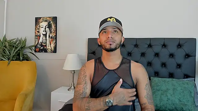 Snapshot of Robin_Rief chatting on 10.12.25 Robin Rief online show from 10.12.25