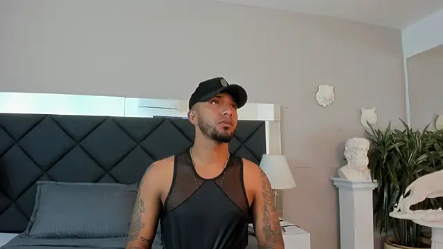 Robin Rief online show from 11.18.25