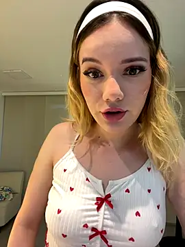 NicoleCut online show from 10.26.25