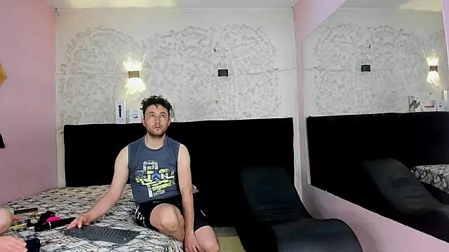 Snapshot of JeremmyAndStacy chatting on 09.11.25 JeremmyAndStacy online show from 09.11.25