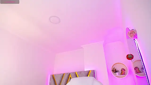 Aurora Brownn online show from 03.15.25