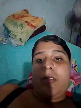 Snapshot of LilyChloe11 chatting on 12.15.24 LilyChloe11 online show from 12.15.24