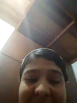 Snapshot of LilyChloe11 chatting on 01.22.25 LilyChloe11 online show from 01.22.25