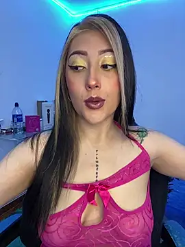 Snapshot of Luna_SofiaXX chatting on 05.17.26 Luna SofiaXX online show from 05.17.26